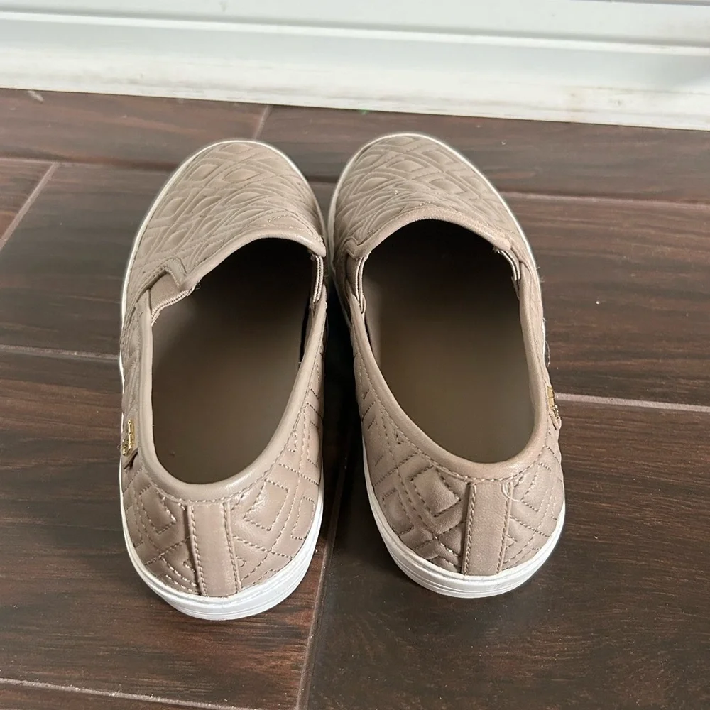 Tory Burch Jesse quilted sneaker slip on shoes 7 EUC
